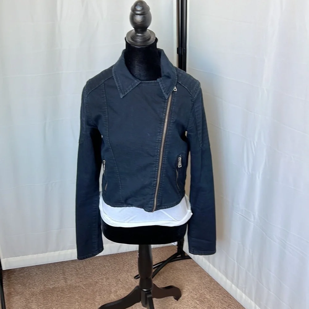 HUDSON Jeans Black Denim Moto Asymmetric Zip Crop Jacket (girls XL/women’s XS)